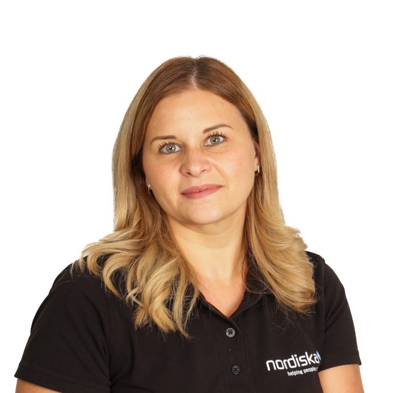 natalja_pugatschew_porträt_freigestellt