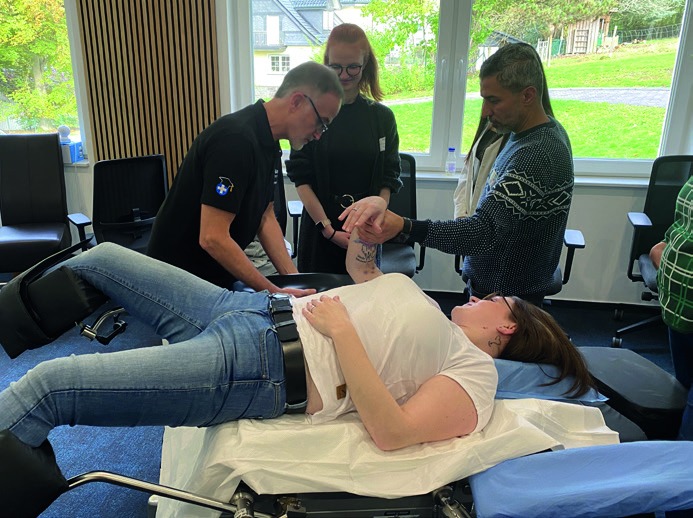 Lagerungsworkshop der nordiska Akademie, Hands-on am OP-Tisch